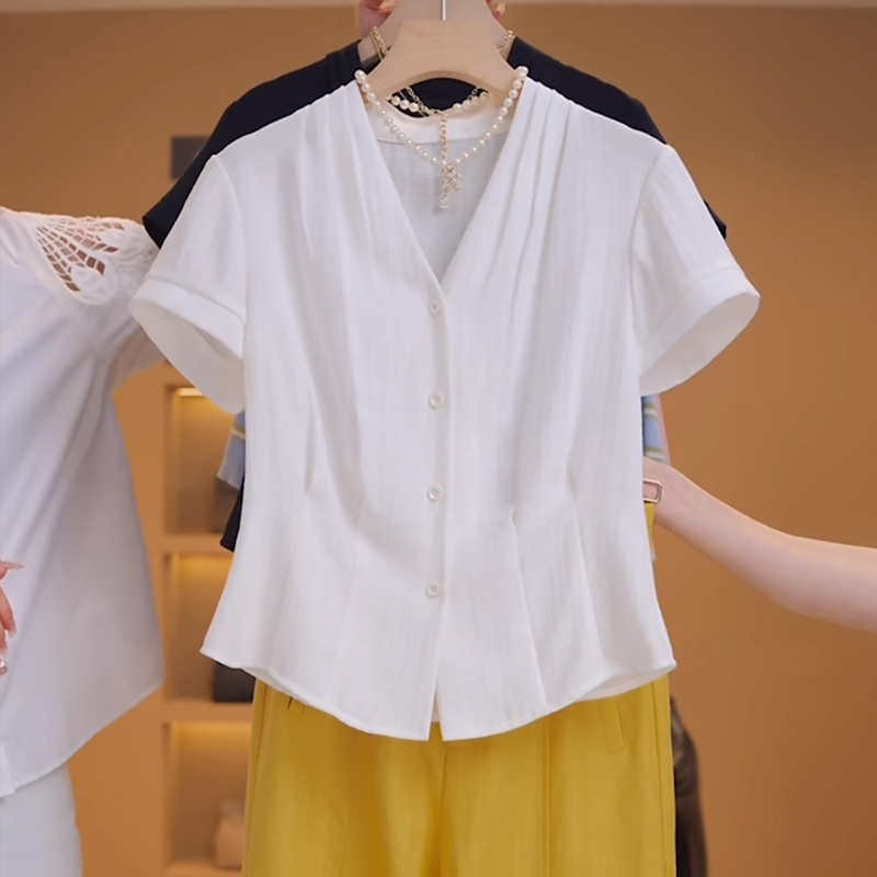 白色高级感亚麻V领衬衫女2025夏季新款洋气减龄休闲收腰显瘦上衣