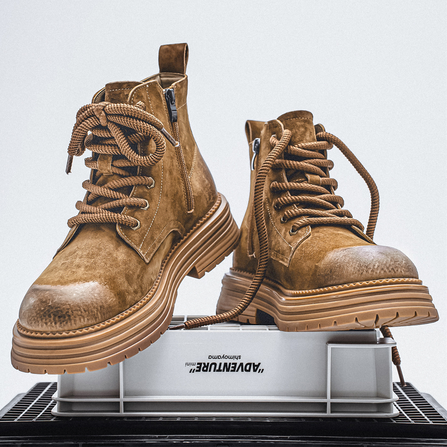 马丁靴男冬季英伦新款真皮休闲高帮鞋情侣中帮加绒户外工装大黄靴