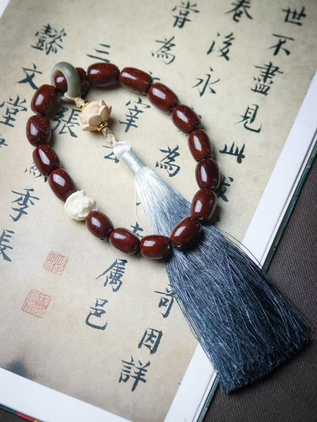 紫金鼠枣珠黑金三眼醒狮双圈象牙果醒狮藏银菩提根跑环老菩提手串