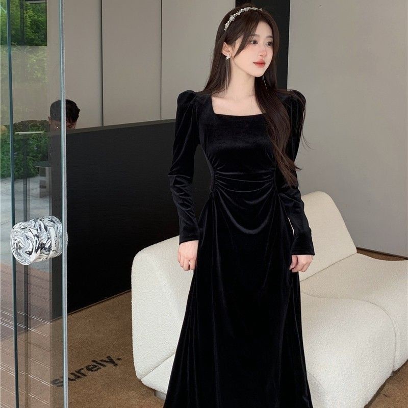 显瘦赫本风绒黑色修身小黑裙女秋收腰秋季名媛礼服裙褶皱长款秋冬