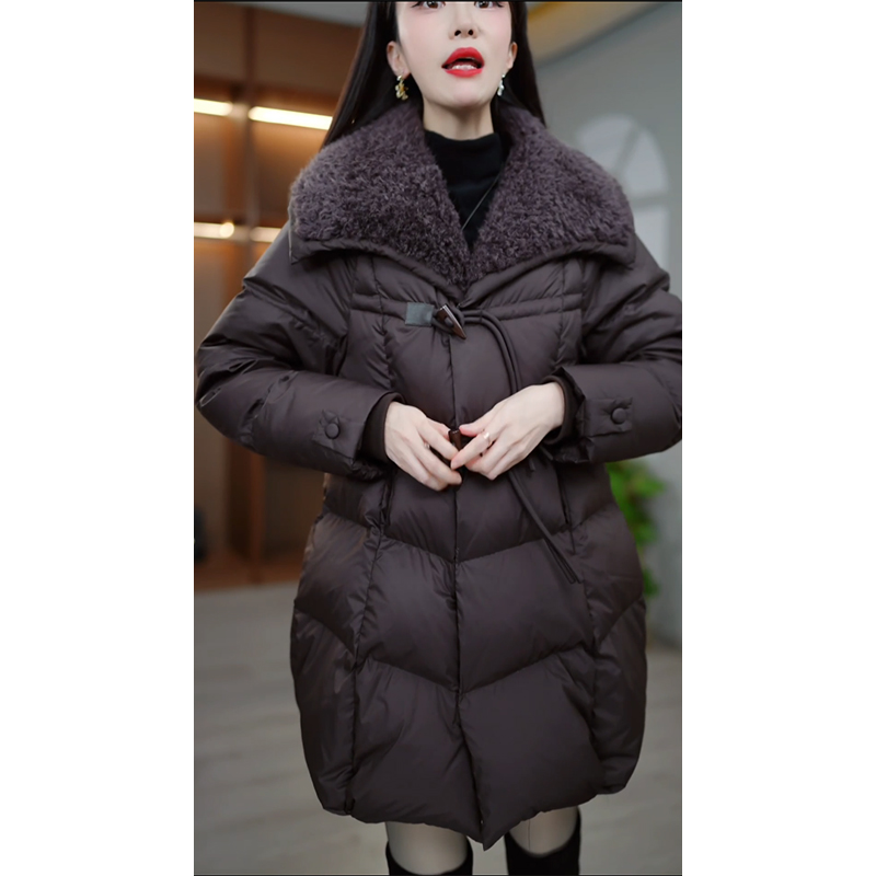 中长款妈妈羽绒服时尚女装2025年冬季气质显瘦加厚保暖白鸭绒外套
