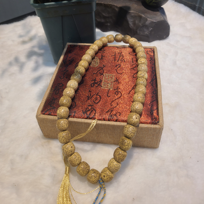 海南原生态星月菩提11*12鸡油黄老型桶珠手持串