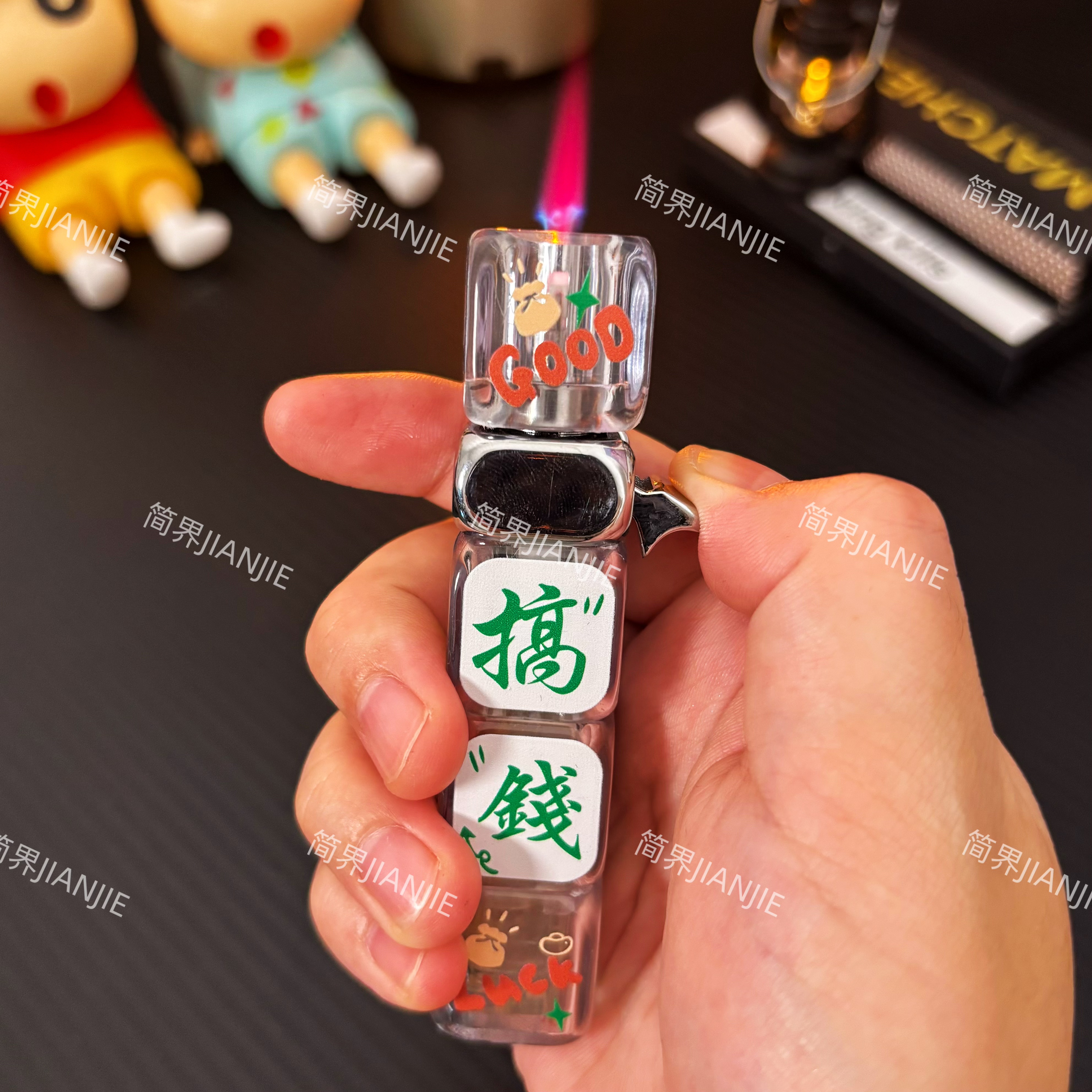 新款创意炫酷发光旋转骰子打火机解压闪灯充气防风个性送男士礼物