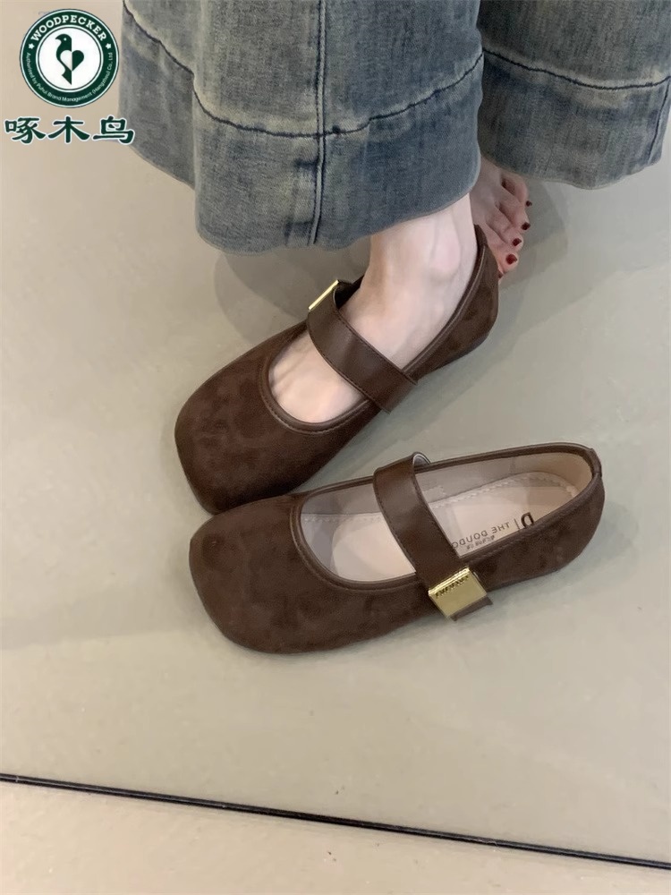 啄木鸟平底百搭玛丽珍单鞋女2025春季新款绒面金属扣圆头浅口单鞋