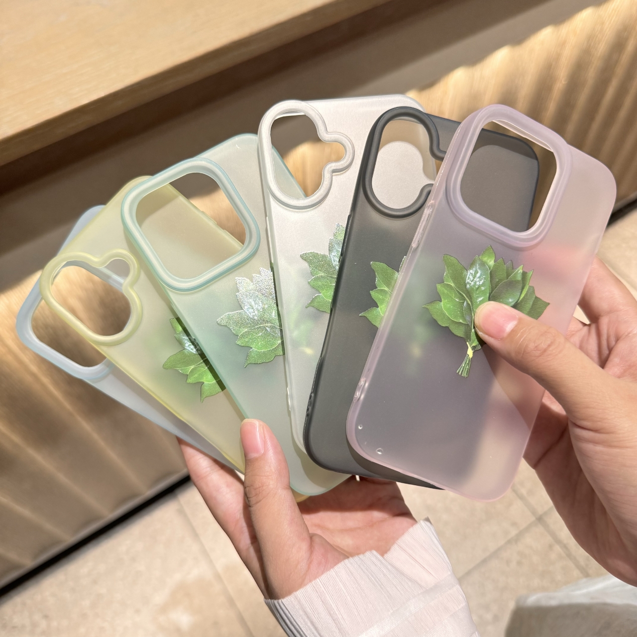 柚子叶适用苹果17PROMAX手机壳iPhone15大孔14磨砂13高级感16