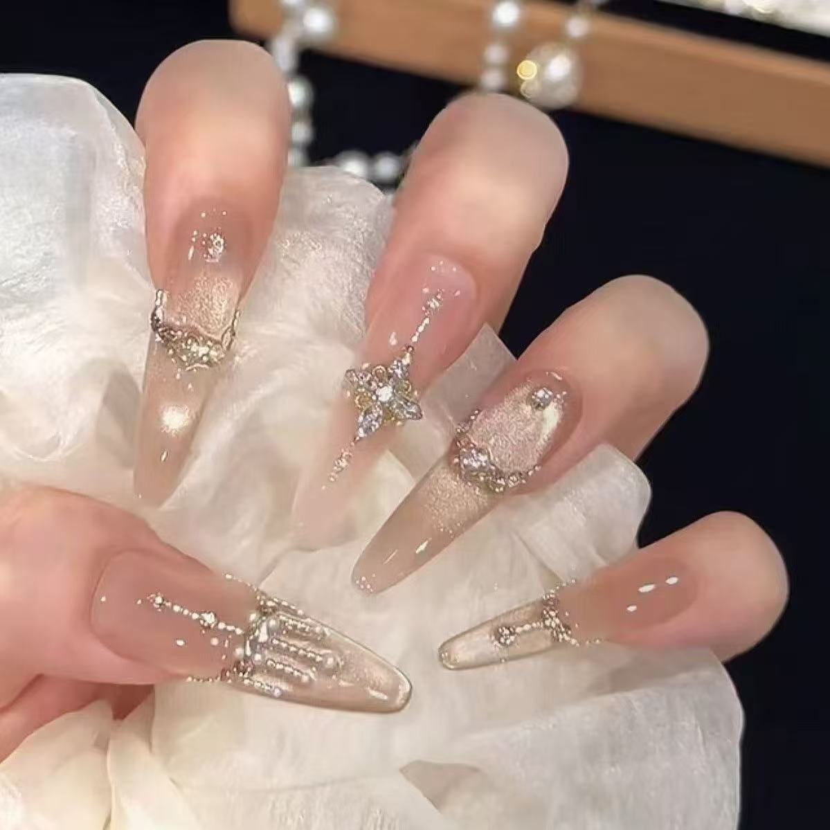 爆闪高级轻奢富家千金纯手工美甲穿戴甲碎钻晶石猫眼纯欲精致超仙