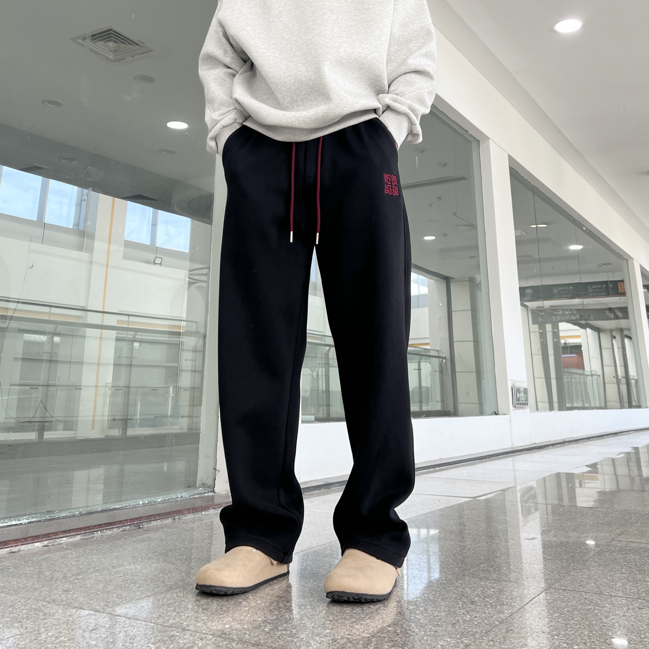 冬季新款刺绣松紧腰抽绳百搭休闲时尚宽松加绒加厚休闲裤直筒裤