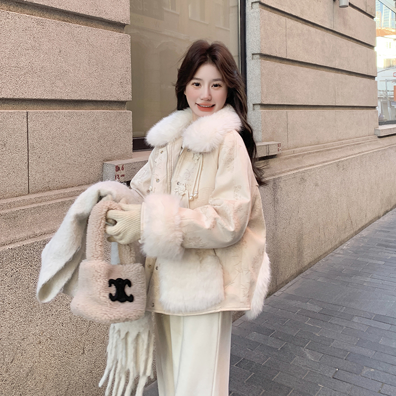 新中式风短款羽绒服女冬独特漂亮高级感超好看毛毛拼接皮草外套