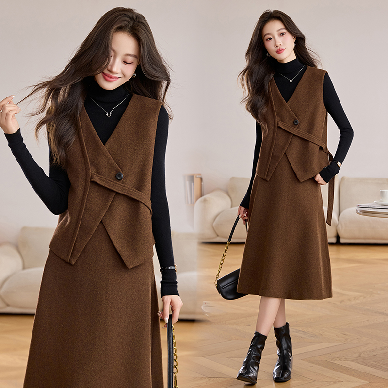 设计感马甲毛呢套装裙女2025秋冬新款轻熟风气质百搭半身裙两件套