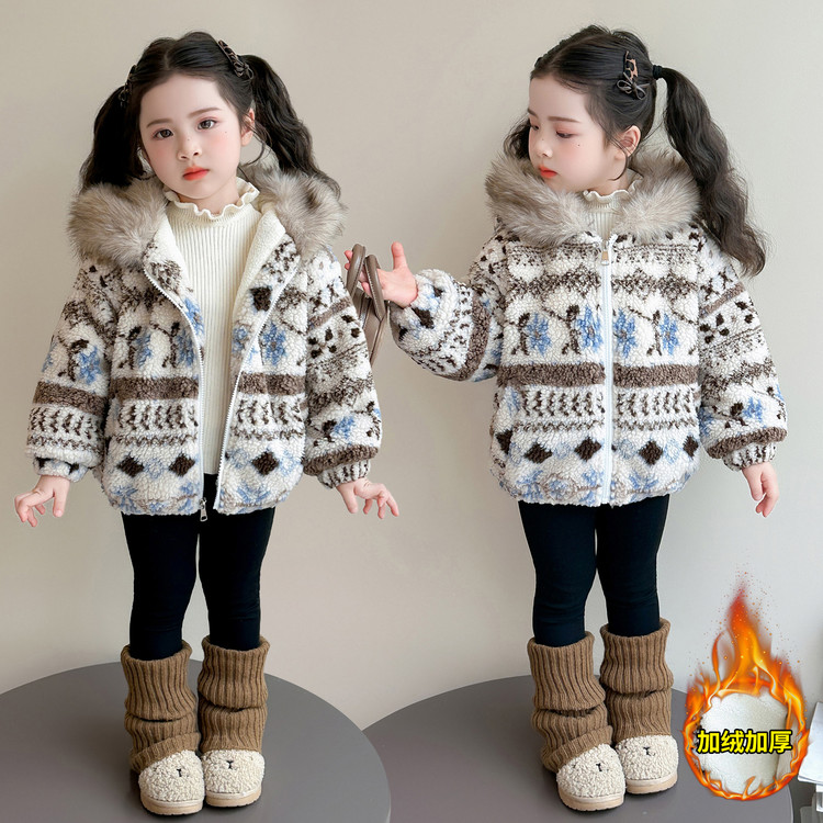 休闲风秋冬卡通动漫连帽普通外套女童保暖费尔岛羊羔绒加厚豹纹