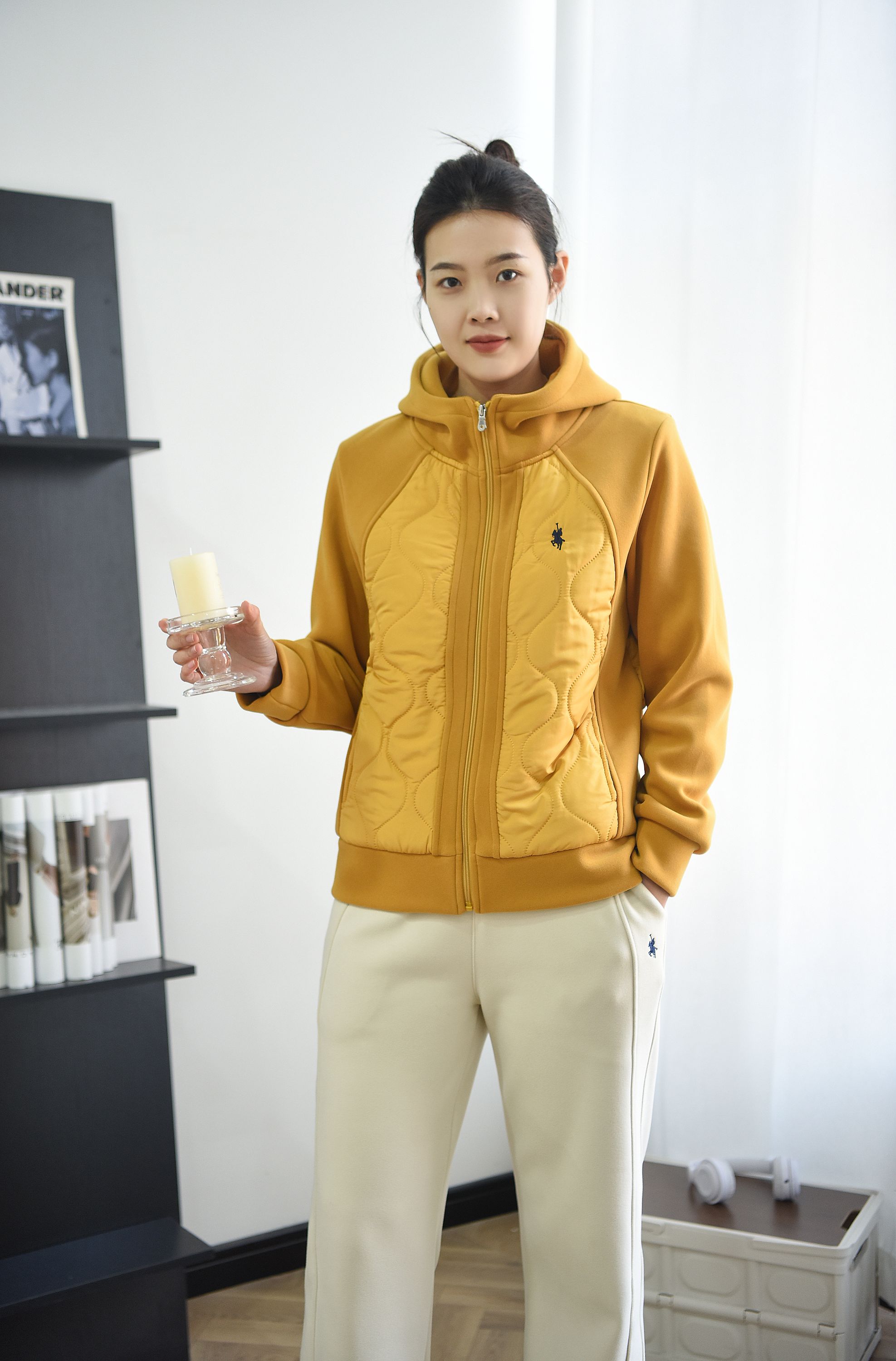 8779-冬款女士休闲棉服加厚石墨烯绗棉保暖休闲时尚防风连帽外套