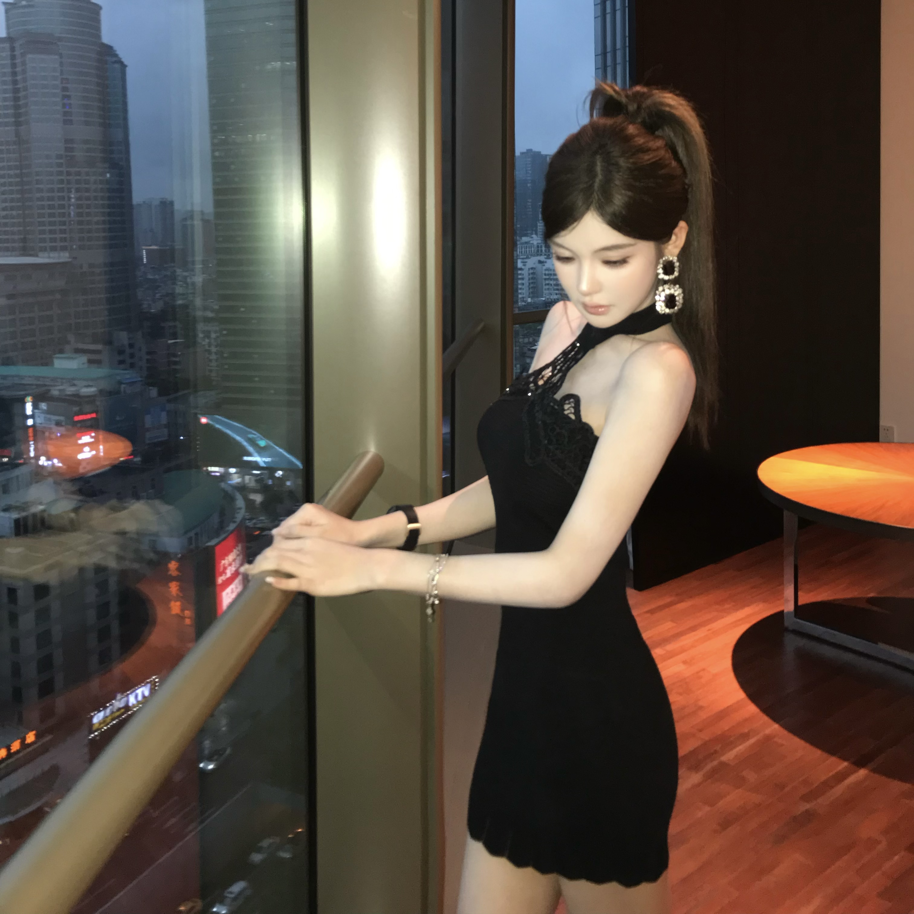 FAY【黑色恋人】新款气质女人味拼接镂空设计师款挂脖包臀连衣裙