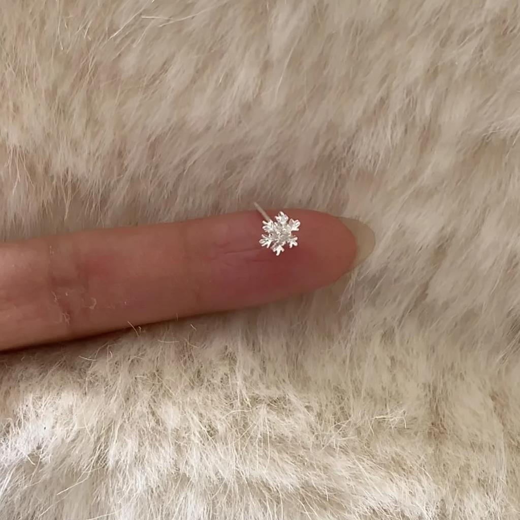 合金耳饰 圣诞雪花耳钉女养耳洞秋冬耳骨钉耳环小众简约百搭耳饰