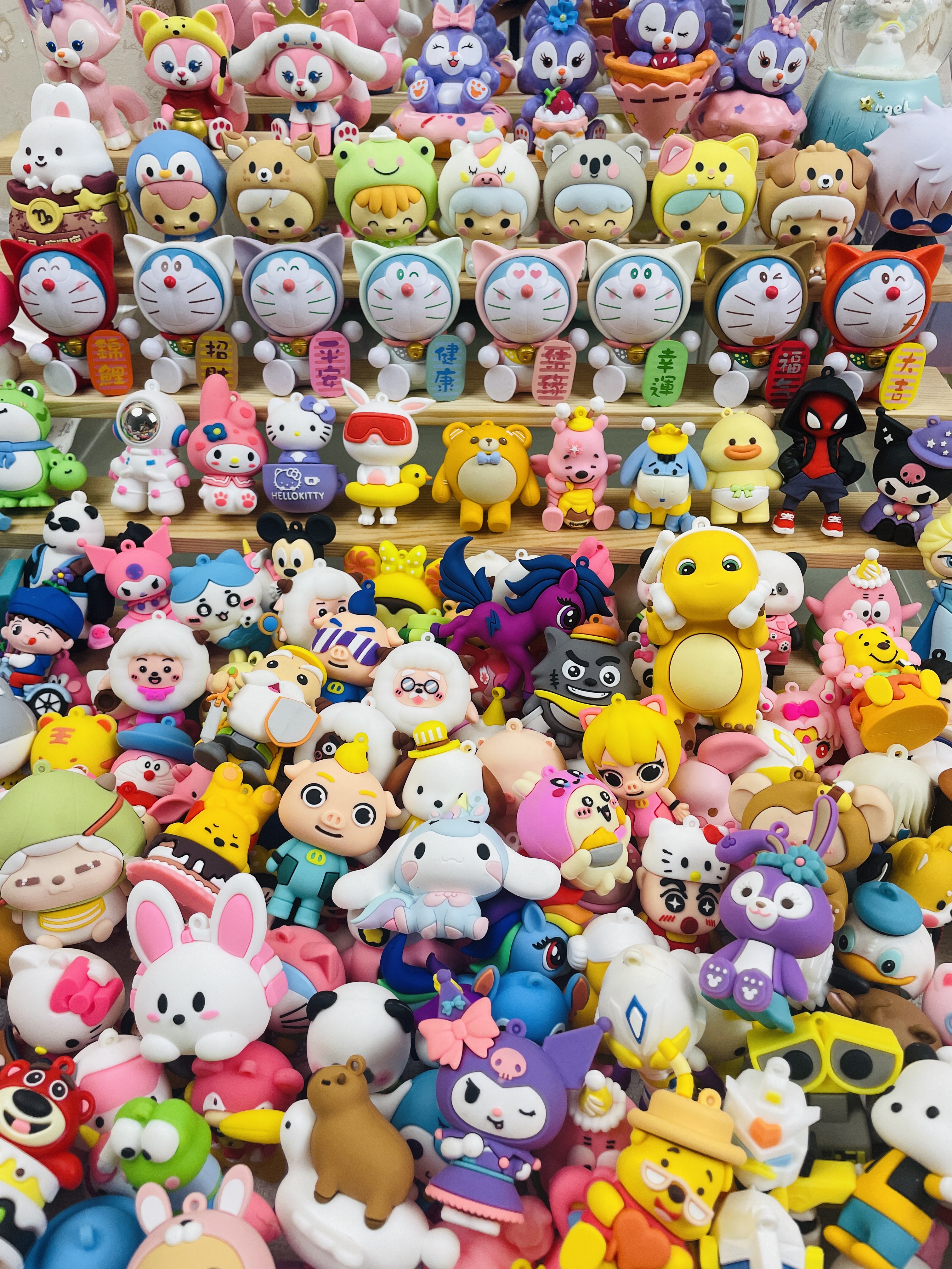 东莞大号潮玩公仔摆件挂件钥匙配饰