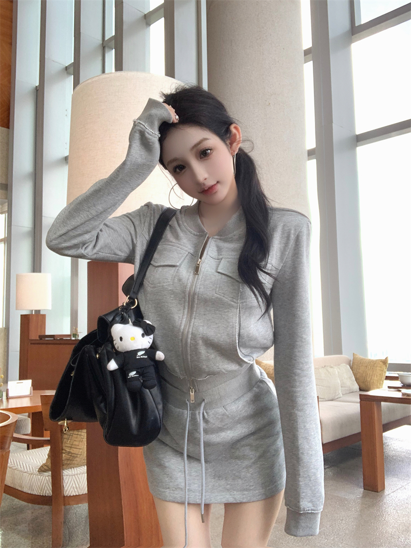 2025秋季高级感慵懒简约百搭韩系套装女秋季新款气质随性上衣短裙