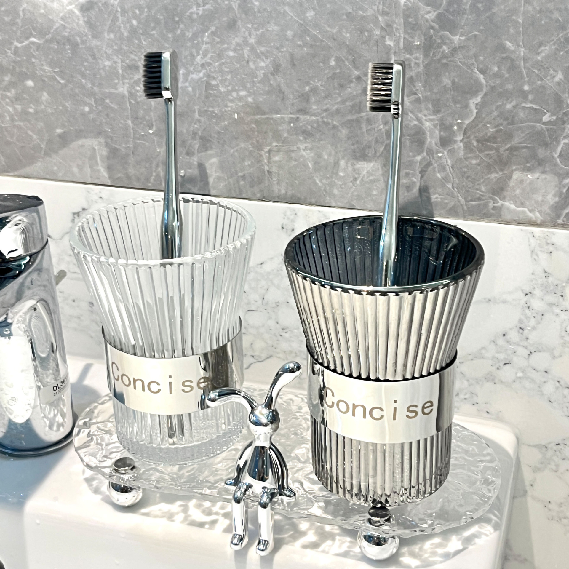 轻奢高颜值玻璃漱口杯家用牙刷杯韩版情侣刷牙洗漱杯牙刷收纳架