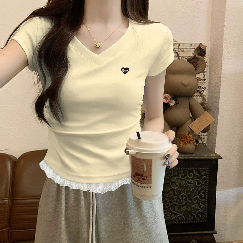 清仓捡漏~短款修身正肩V领短袖T恤女温柔甜妹拼接蕾丝边显瘦上衣