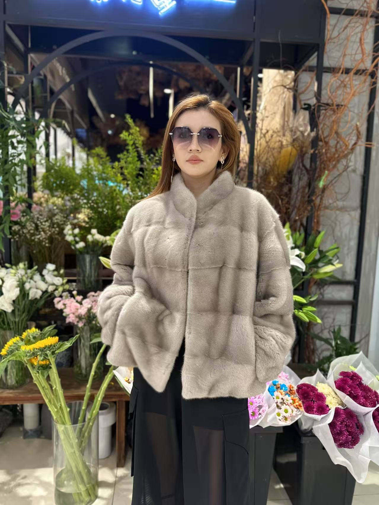 慕韵貂小立领横排冬季女天鹅绒短二本色水貂大衣