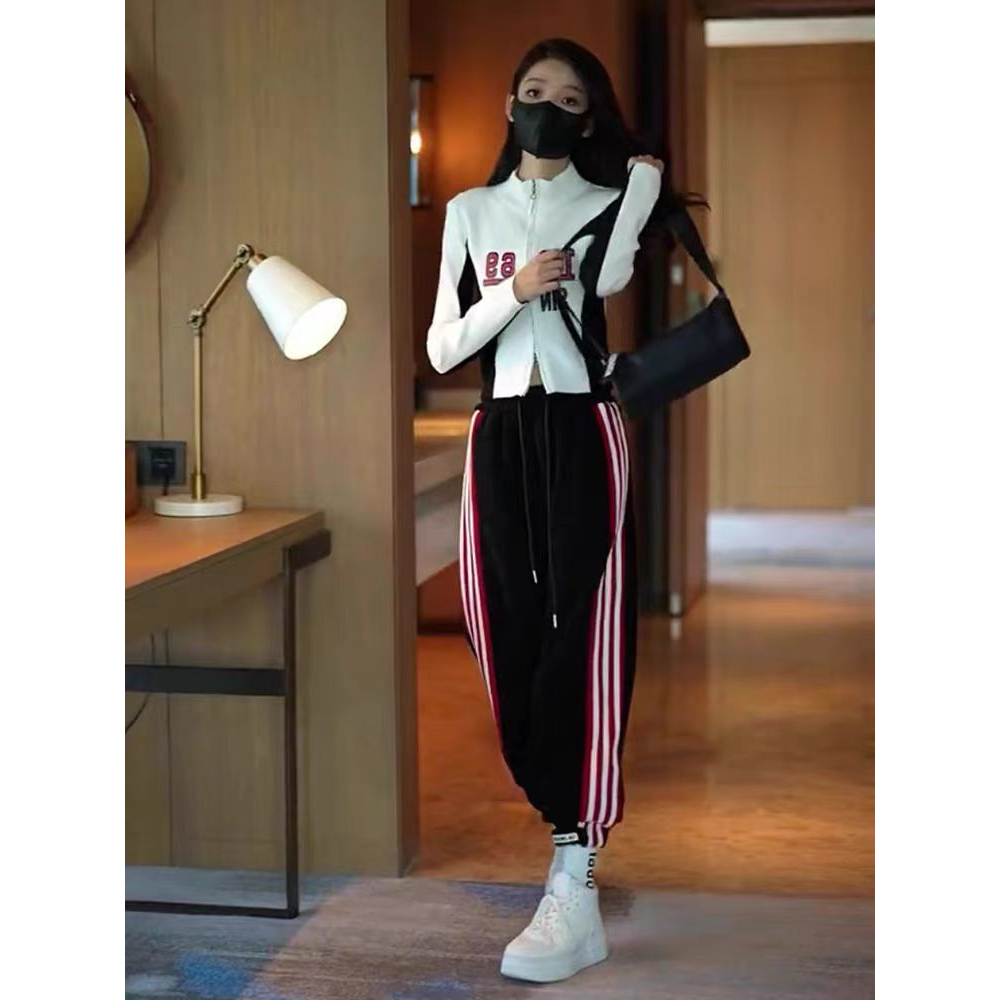 时尚休闲盐系运动风套装女2025春秋港风时髦韩系上衣卫裤两件套