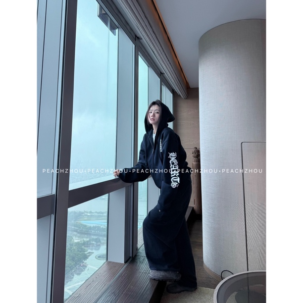 『PEACHZHOU』梵文印花抓绒宽松连帽外套美式高街休闲宝剑拉链卫衣