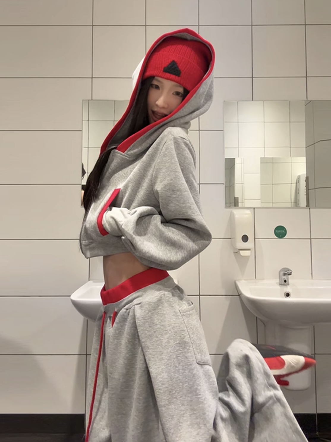 美式显瘦显高辣妹松弛大兜帽短款卫衣+打褶直筒宽松抽绳卫裤套装