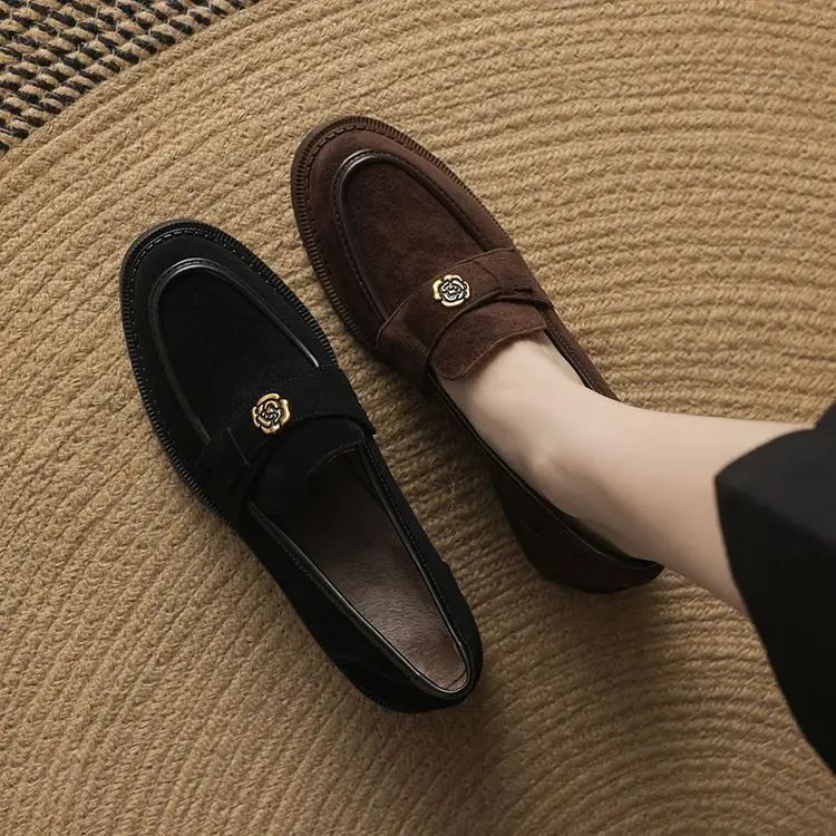 4cm法式羊皮山茶花乐福鞋女粗跟一脚蹬加绒豆豆鞋中跟棕色