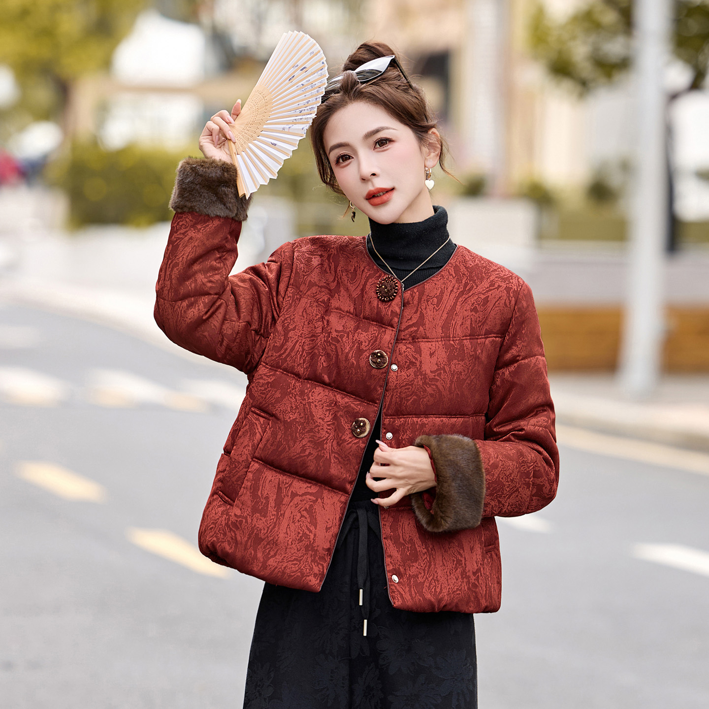 新中式国风短款羽绒服女2025冬季新款红色妈妈装爆款减龄保暖外套