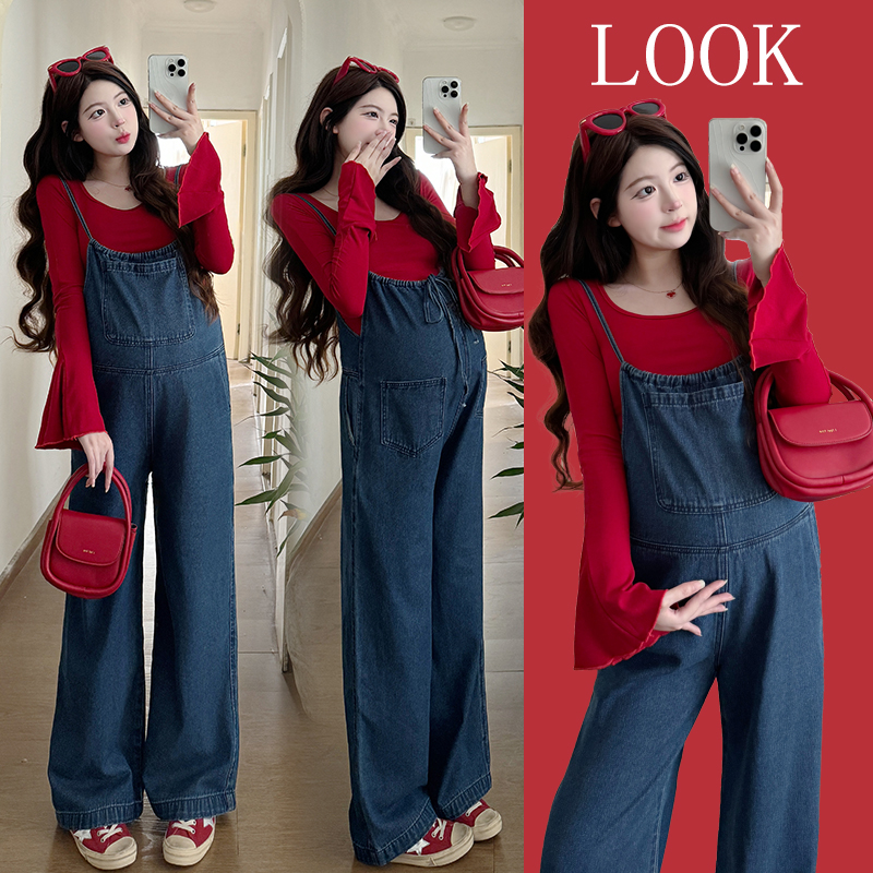 时髦孕妇装新款2025秋季新款前后两穿背带裤加红色喇叭袖上衣套装