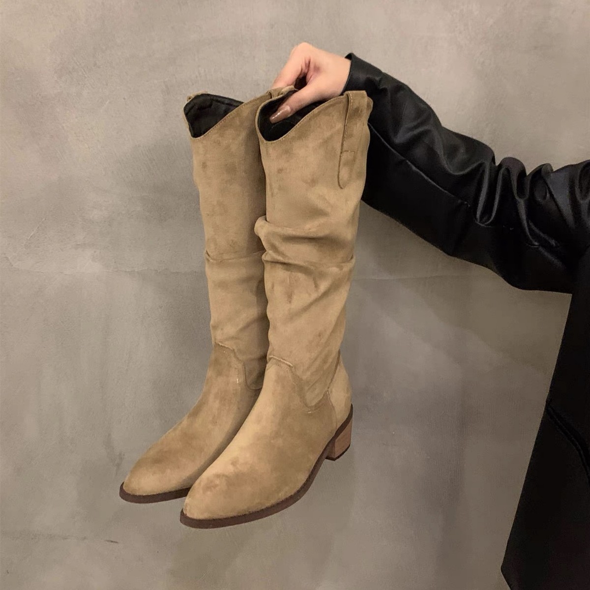 羊皮版~复古V口内增高长靴堆堆靴女2025秋冬加绒小个子高筒西部靴