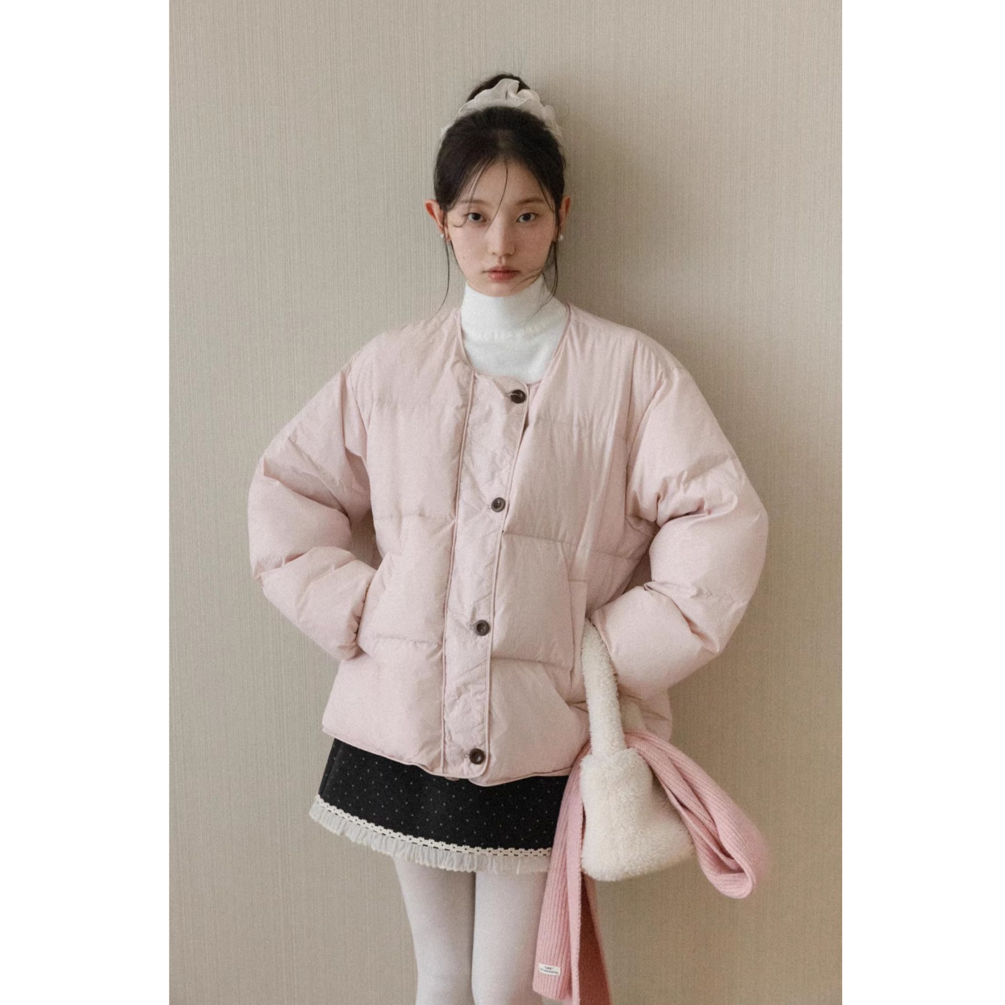 羊城故事-粉色加厚保暖羽绒服配围巾甜美休闲短款宽松外套81067