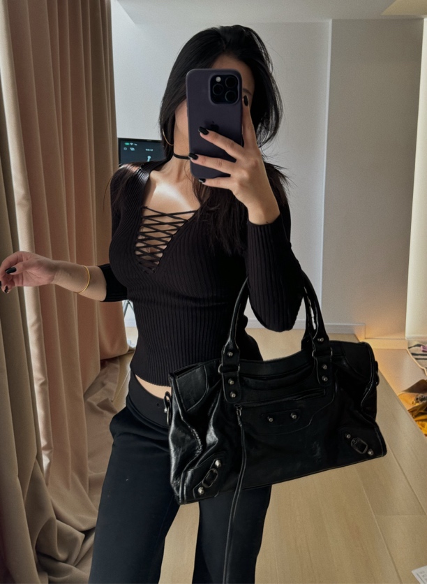 【你伍老板娘】“超A胸线”镂空绑带交叉深v弹力针织辣妹显瘦长袖t