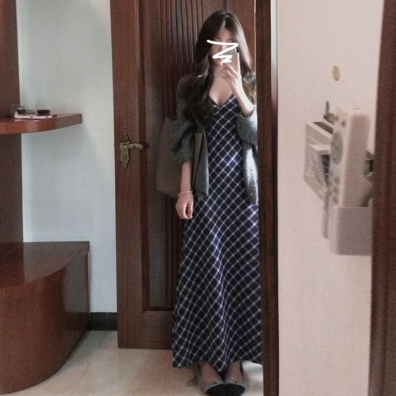 【现货+运补】高级感格子挂脖连衣裙子女秋冬毛衣御姐穿搭整套6778