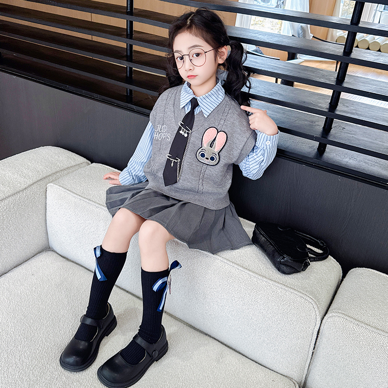 女童连衣裙春秋2025新款洋气儿童春装jk套装女孩朱迪兔子警官套装