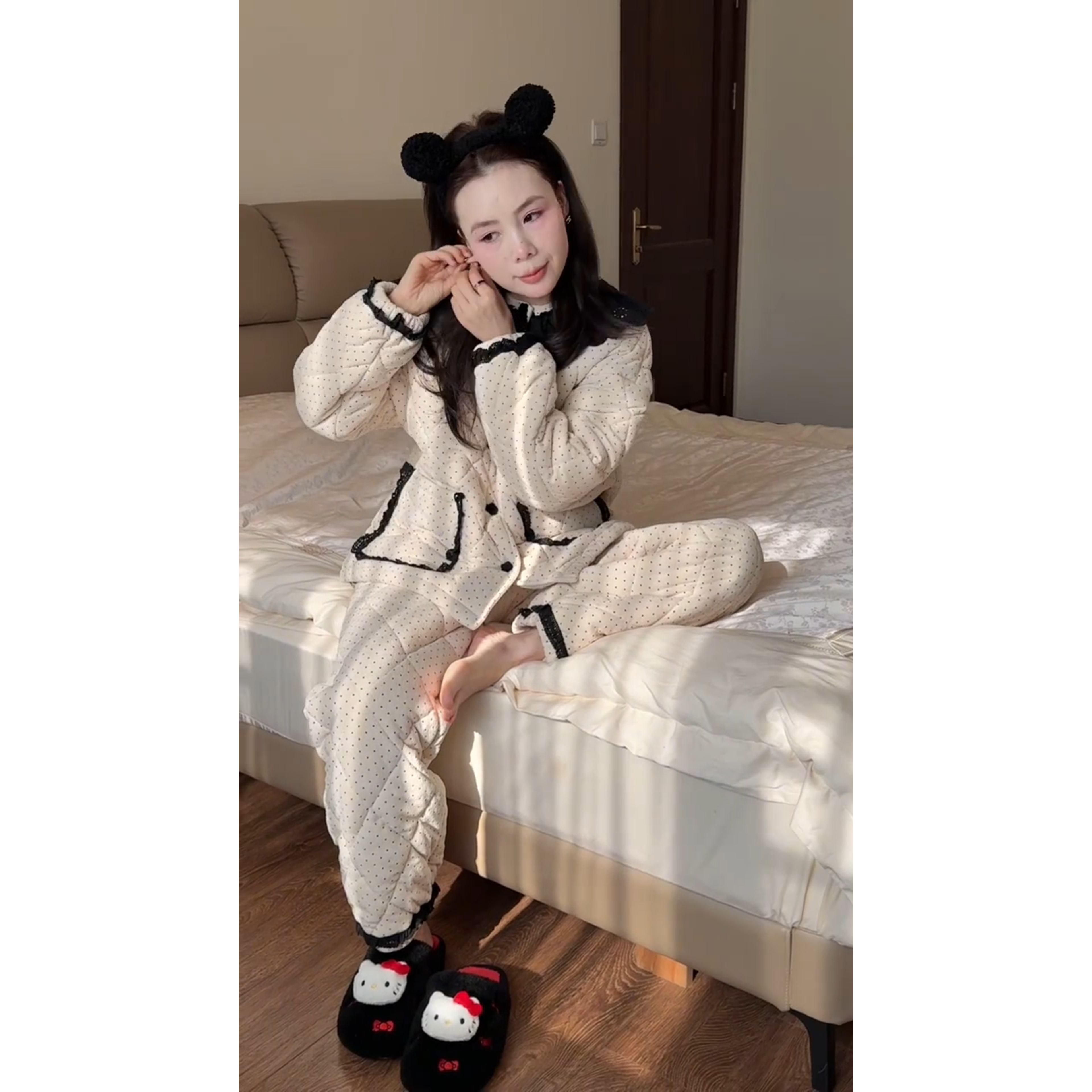 娃娃领蕾丝夹棉保暖睡衣女秋冬波点加绒加厚款棉服保暖家居服套装