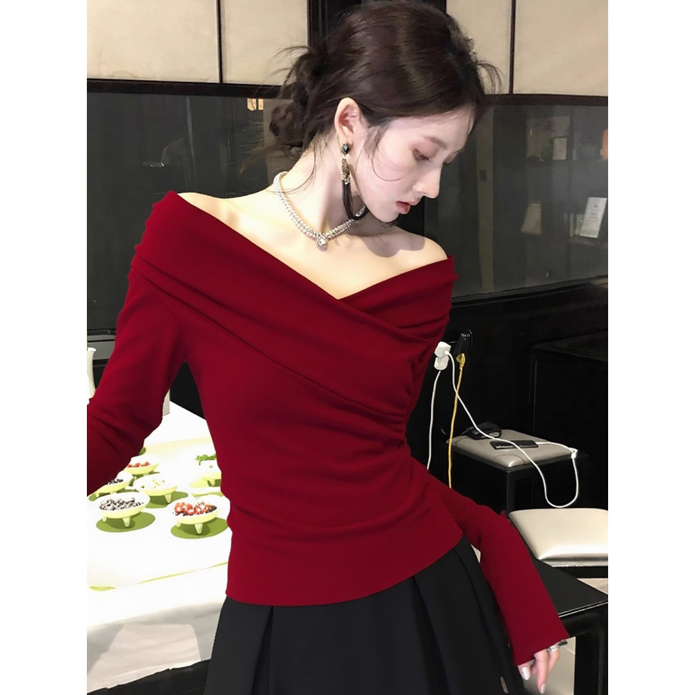 法式甜辣妹红色露肩v领打底衫女内搭设计感长袖t恤绝美上衣秋冬季