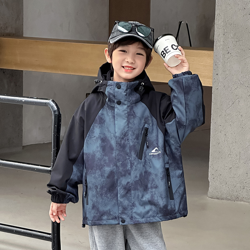 男童秋装外套2025新款中大童可拆卸三合一冲锋衣儿童秋季防风衣潮