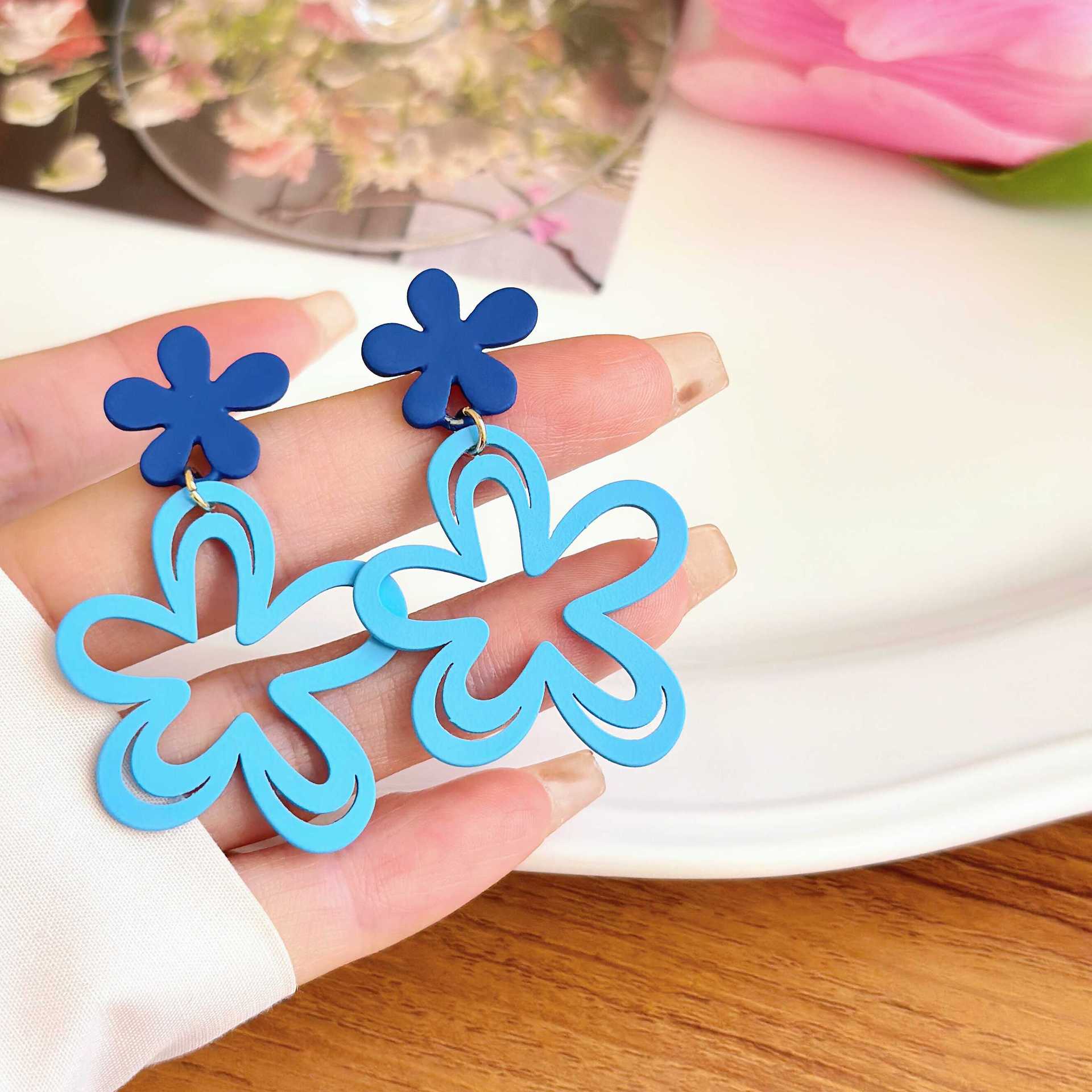 铜合金亚克力耳饰 甜美小清新多巴胺耳饰耳环粉色花耳钉镂空花朵