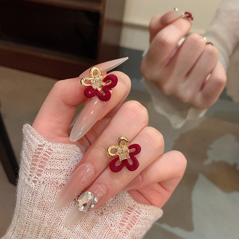 合金耳饰 红色小众花朵耳钉秋冬气质毛绒耳环高级感可爱镂空耳饰