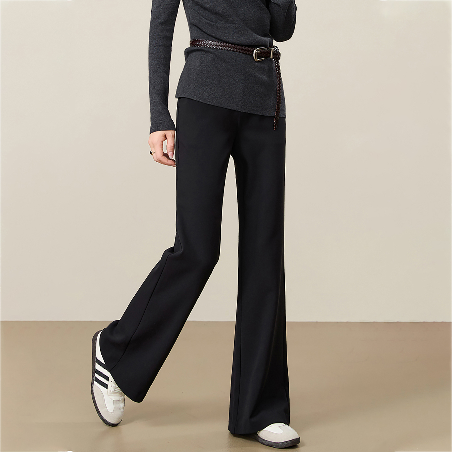 黑色遮胯显瘦微喇裤女秋季款梨形身材大码弹力百搭高腰垂感喇叭裤