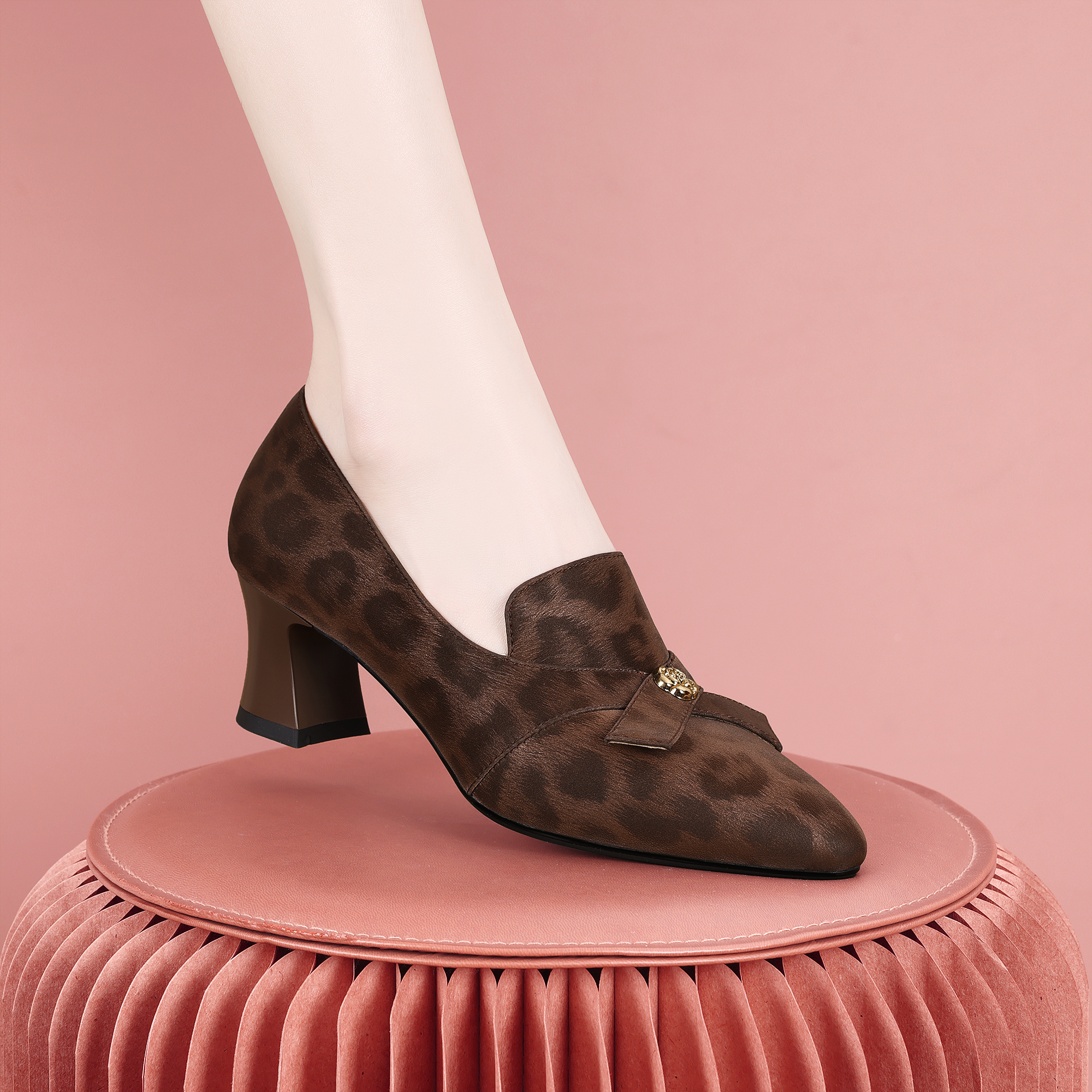 梵芮诗时尚豹纹小众设计潮款2025尖头气质复古粗跟单鞋-J1304