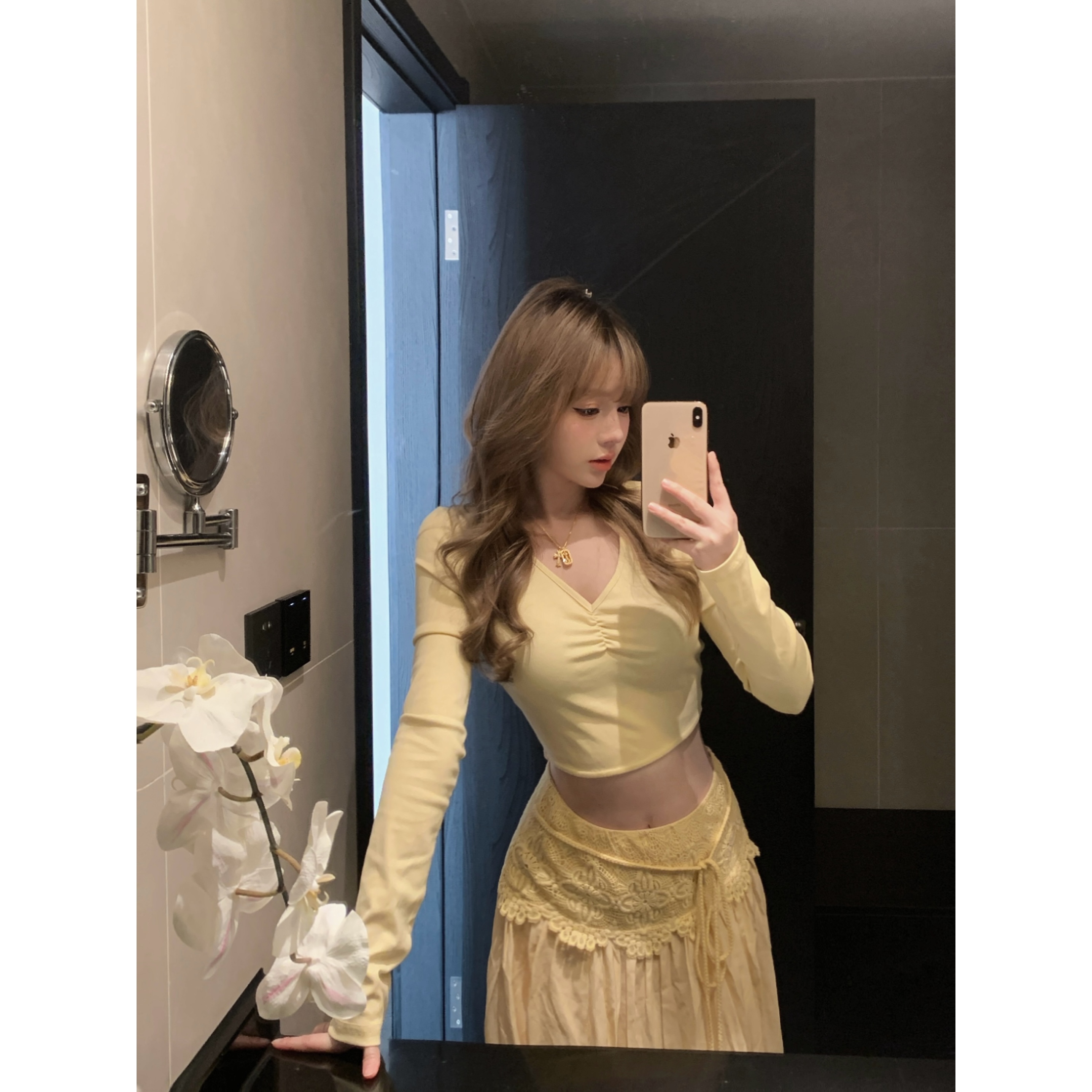 氛围感温柔纯欲初秋辣妹套装修身显瘦短上衣大摆半身长裙两件套