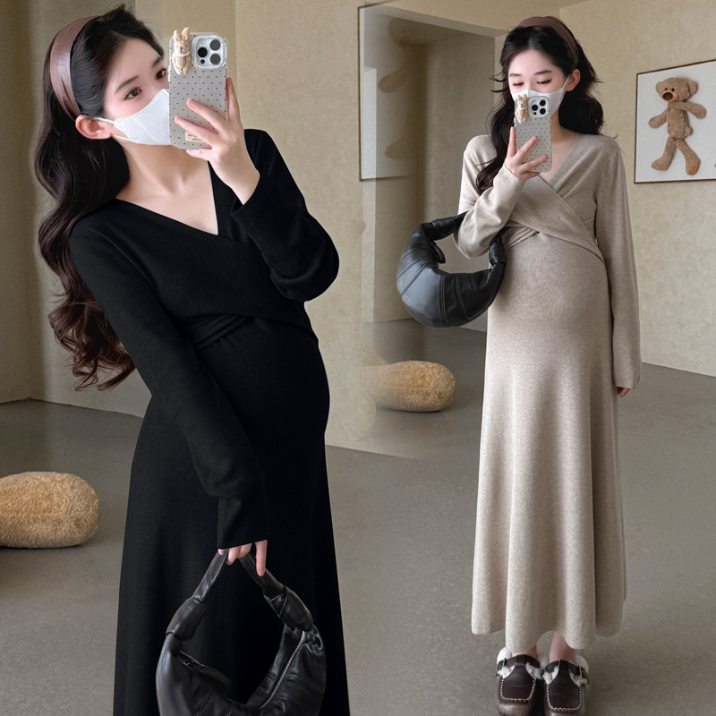 时髦孕妇装新款2025秋冬韩版时尚气质显瘦加厚包芯纱高品质连衣裙