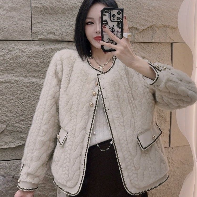 2025冬季皮毛一体加厚短款外套小个子新款洋气妈妈水貂中老年大衣