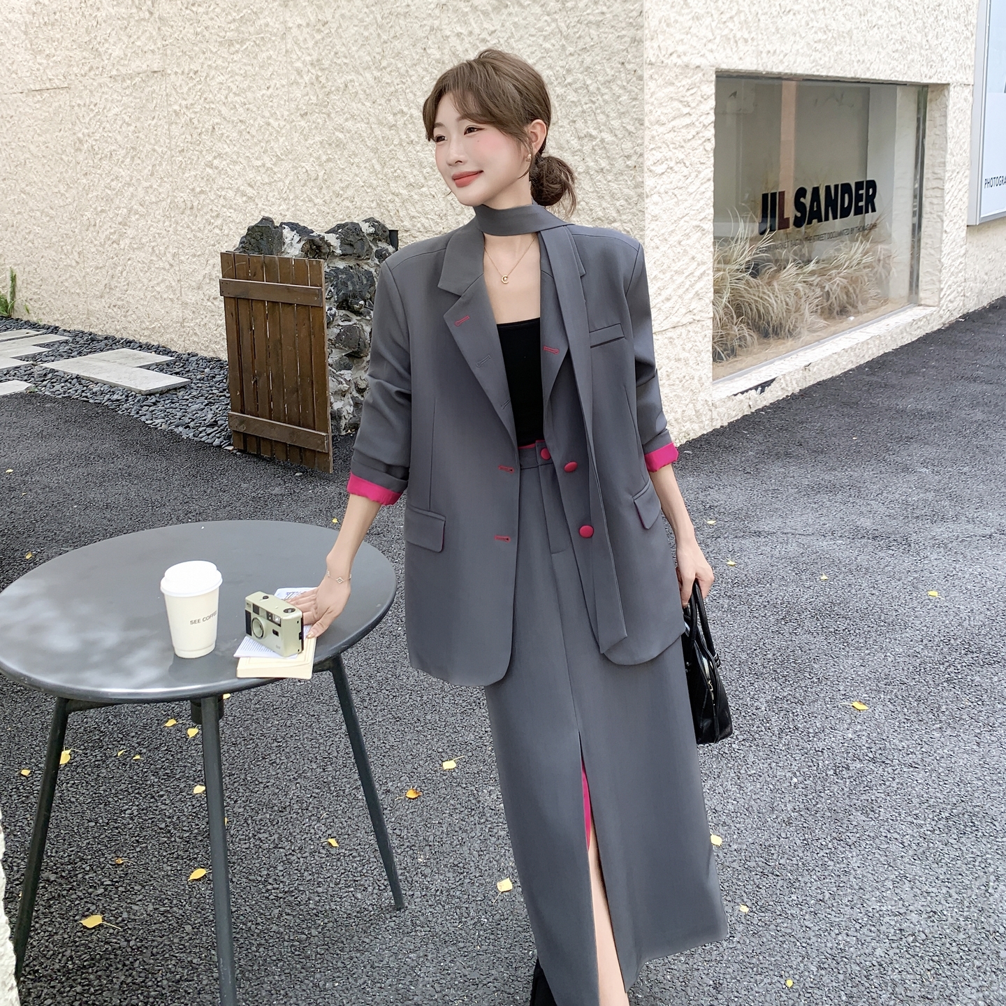 高级感气质时尚西装套装女2025春秋新款撞色西服开叉半身裙两件套