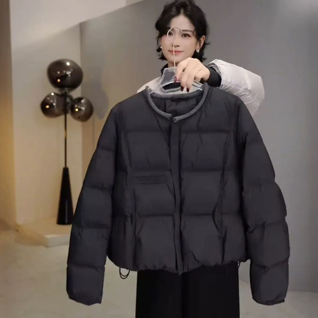 2025冬季韩系圆领设计感羽绒服女装时尚洋气保暖白鸭绒面包服外套