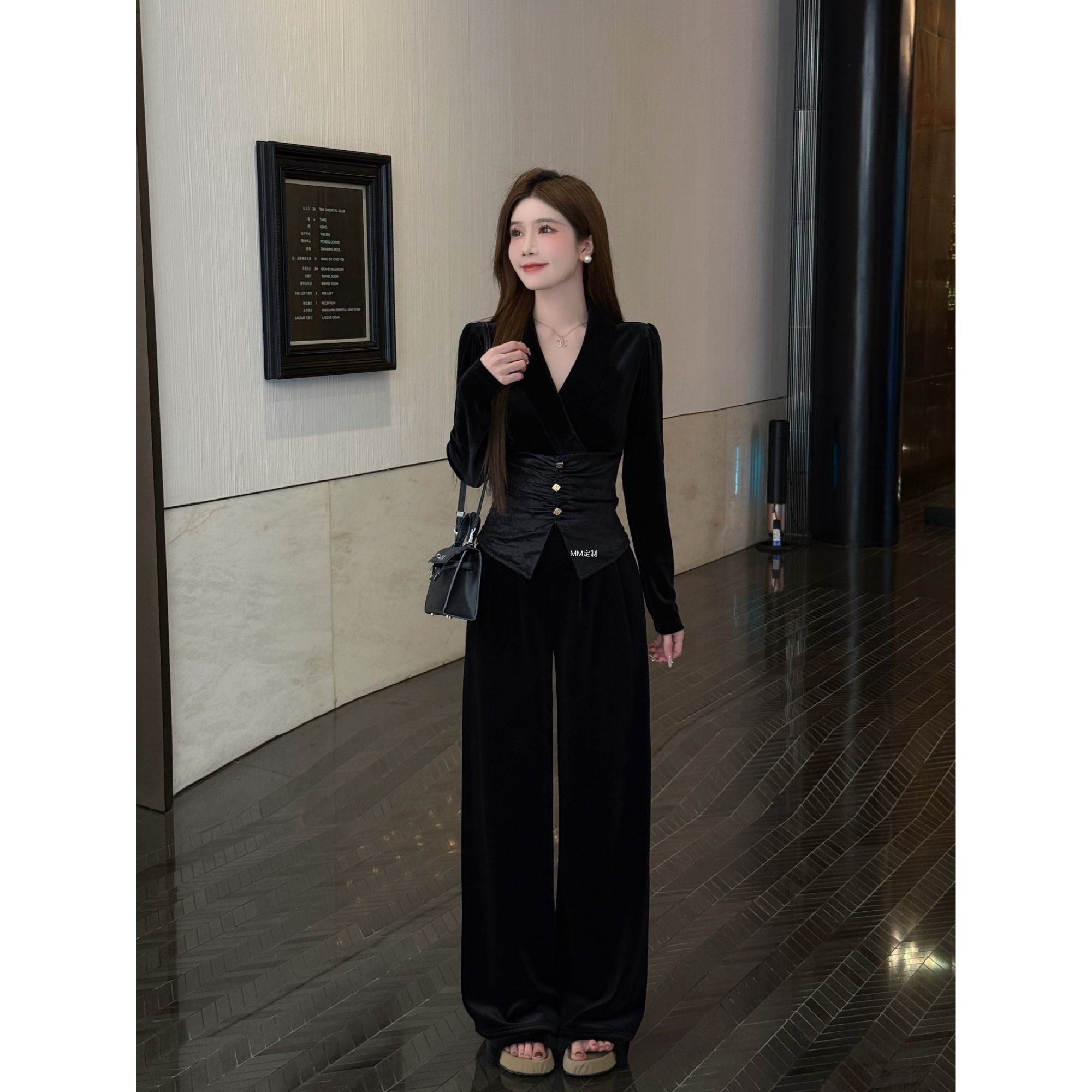 【萌萌家定制】雾中芭蕾V领丝绒拼接纽扣瘦炸街直筒加绒裤套装A529