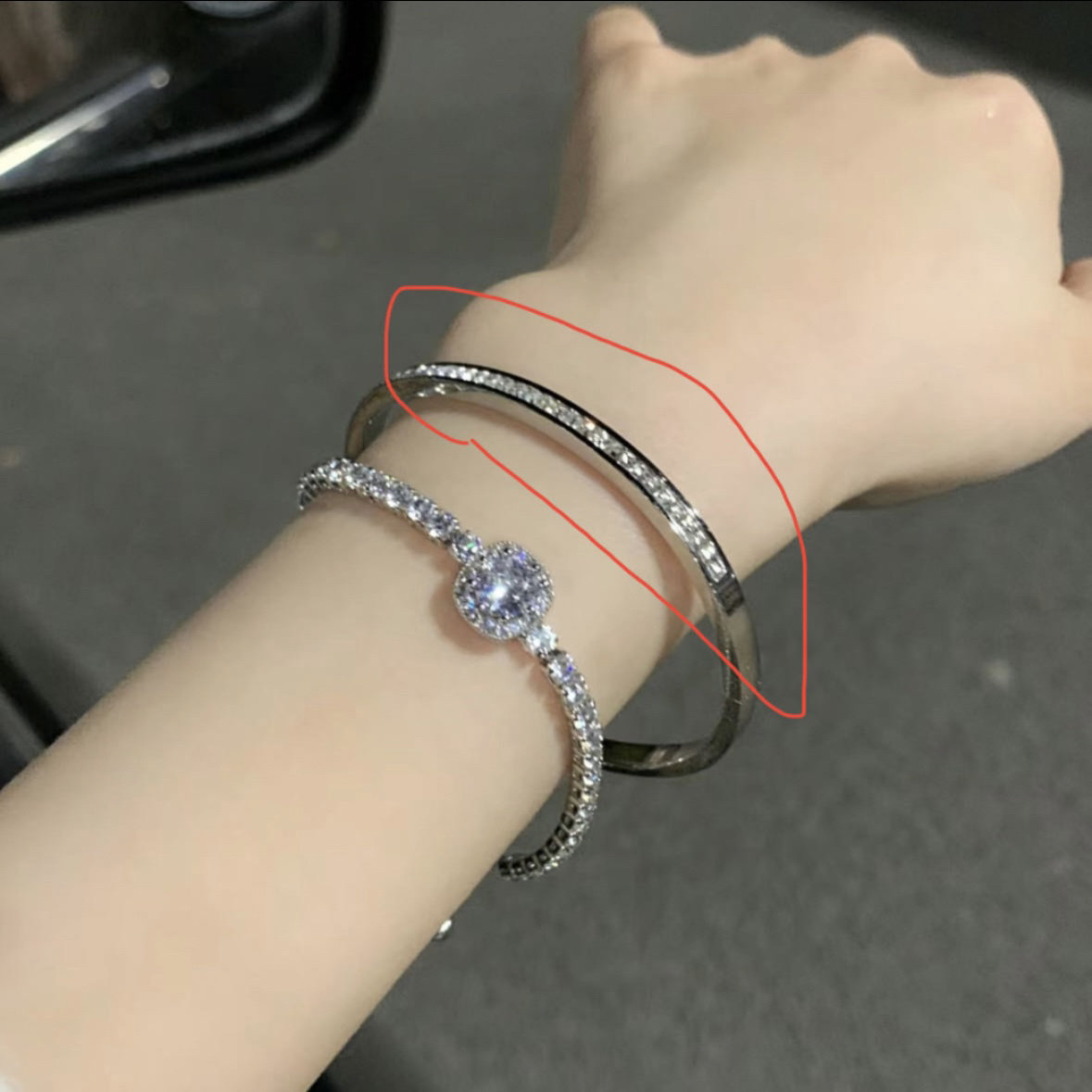 钛钢手镯 钛钢手镯银色饰品C1008高级感小众满钻手链手镯轻奢叠戴