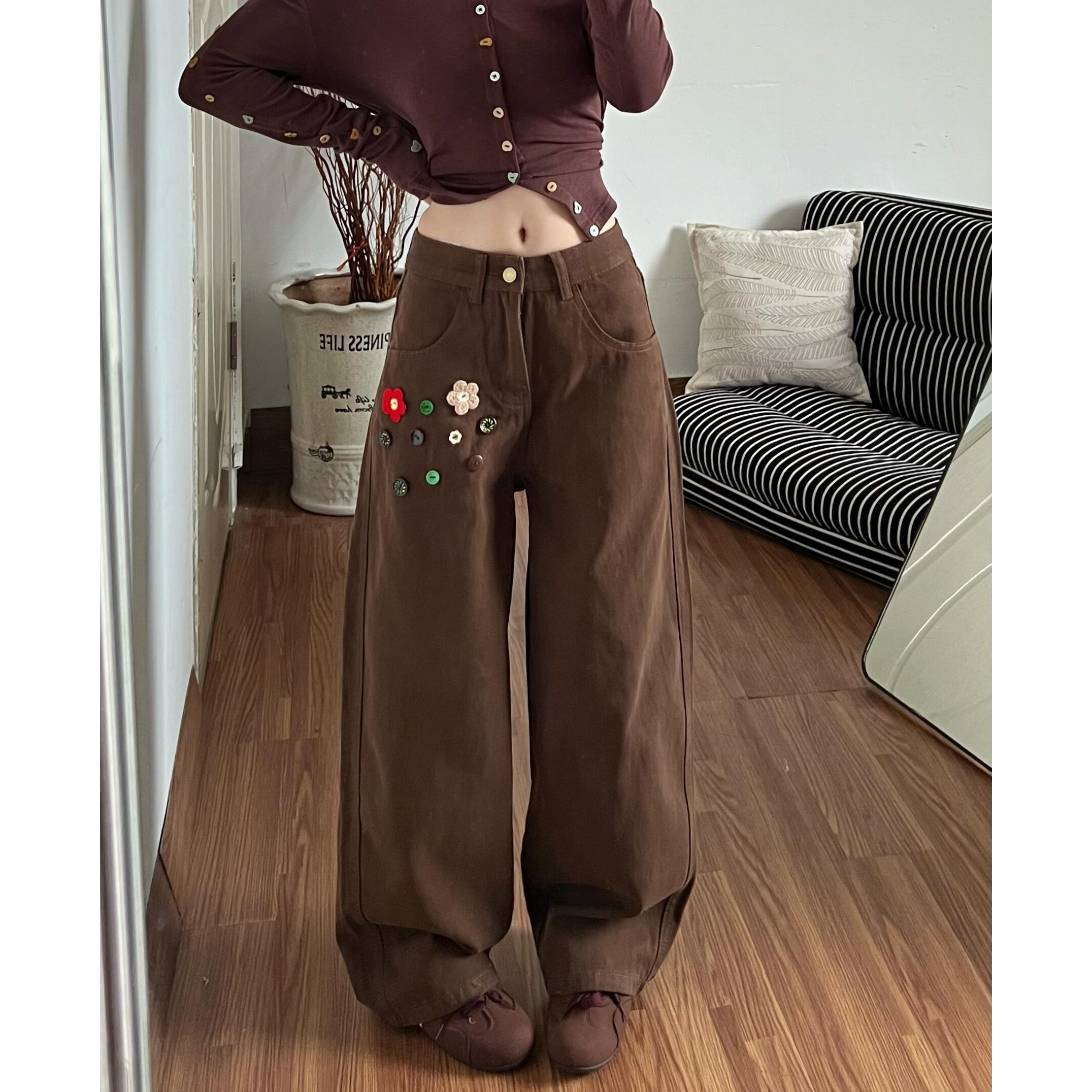 花朵纽扣设计感工装百搭牛仔裤女秋冬复古水洗潮牌休闲显瘦直筒裤