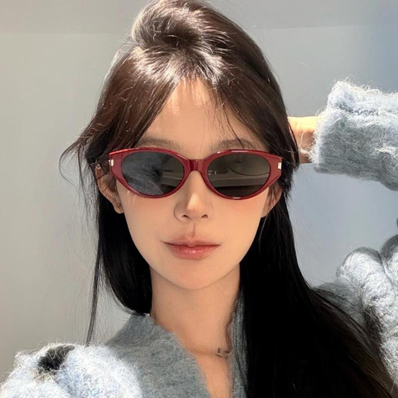 高级感猫眼墨镜女2025春夏新款复古红色窄框时尚小脸防晒太阳眼镜