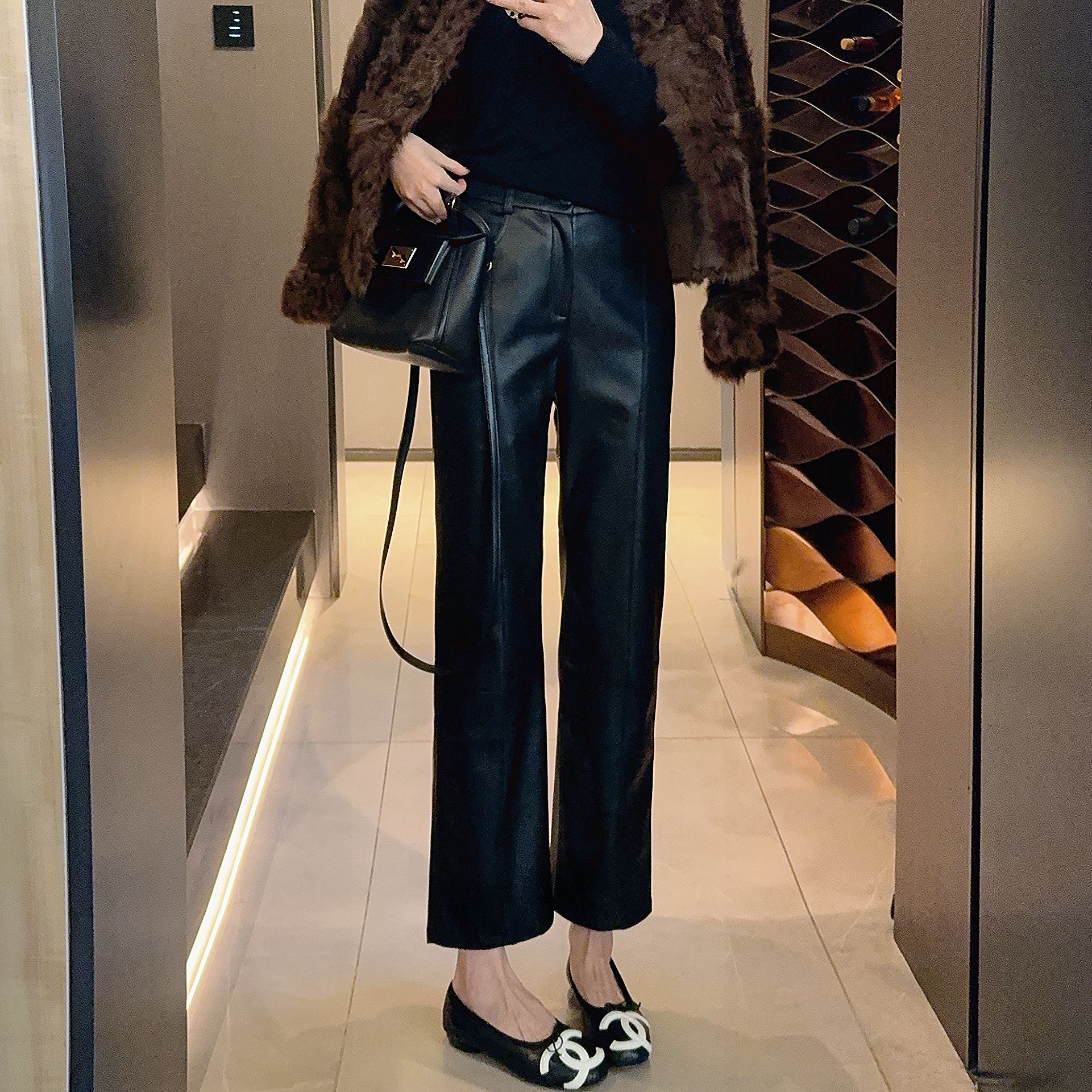 【大静静】“黑天鹅”秋冬高定质感显瘦百搭直筒蛋白皮裤